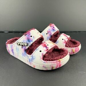 Crocs Classic Cozy Sandals Tie Dye Garnet Slip On Warm Fuzzy Size 6 Women’s